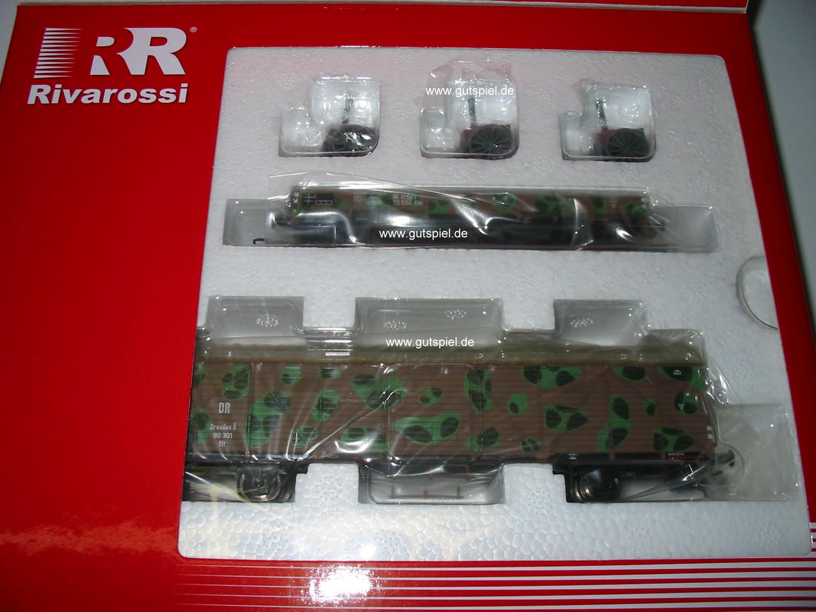 Güterwagen-Set mit zwei Güterwagen Tarnfarbenund Beladen